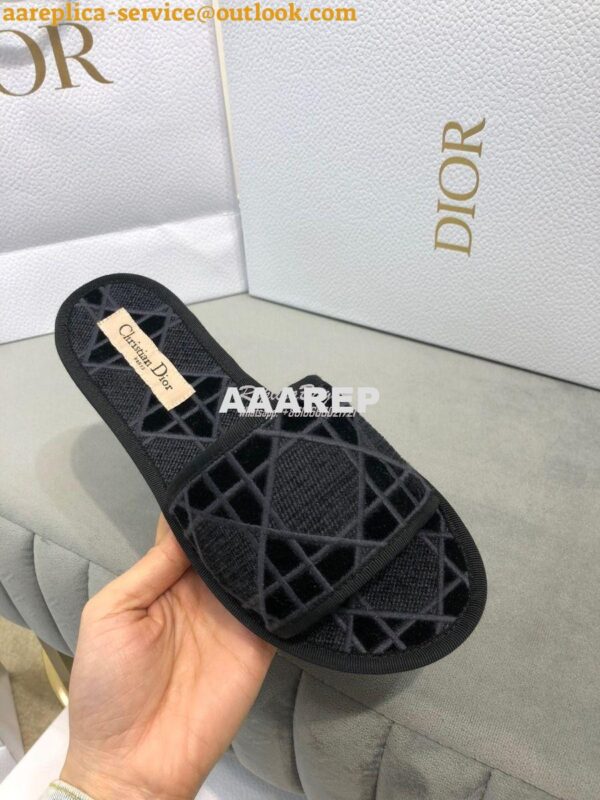 Replica Dior Chez Moi Slide Cannage Embroidered Velvet KCQ488 Black 7