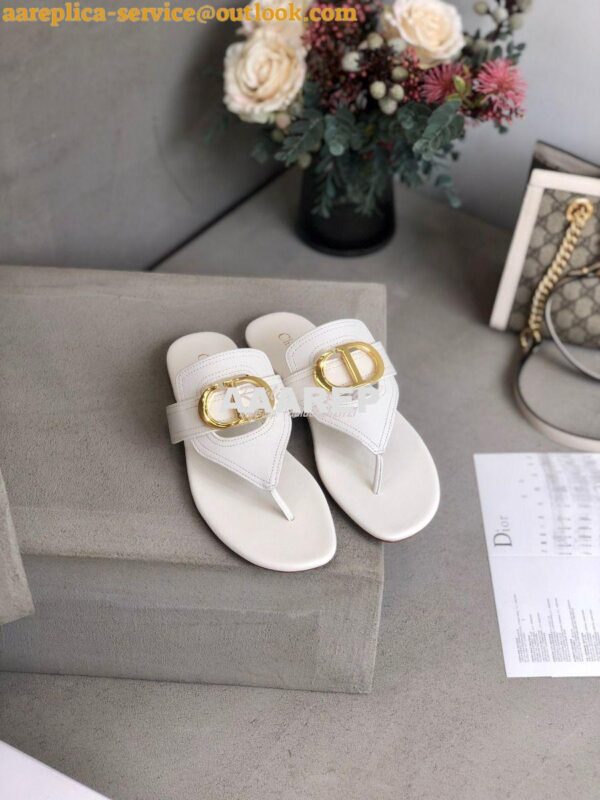 Replica Dior 30 Montaigne Flat Thong KCQ386 White 3