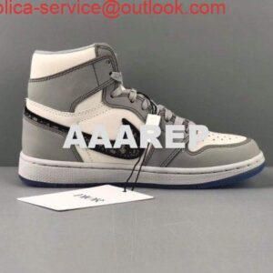 Replica Dior Men's Women‘s Limited-edition Air Jordan 1 High OG Dior Sneaker 2