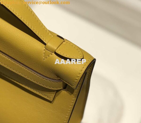 Replica Hermes Kelly Pouchette Swift Leather clutch bag Gold H230269 7