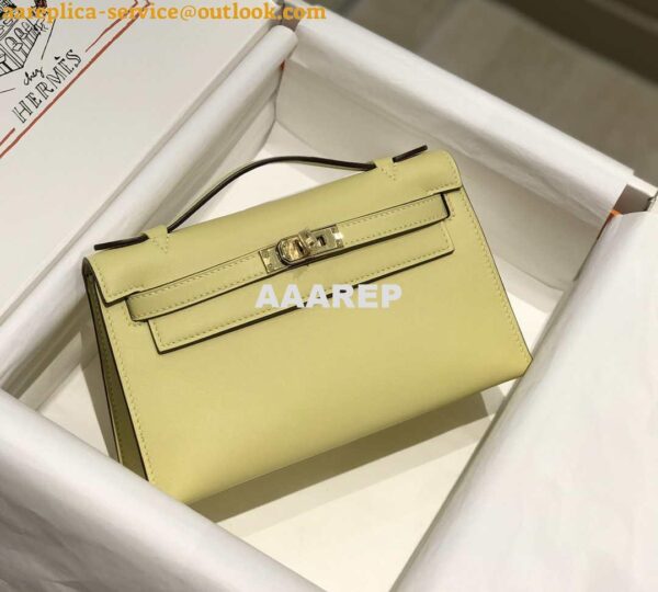 Replica Hermes Kelly Pouchette Swift Leather clutch bag Gold H230272 4