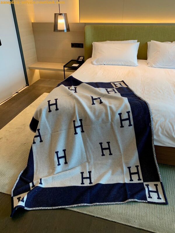 Replica Hermes Avalon III Throw Blanket in Blue Wool and Cashmere 4