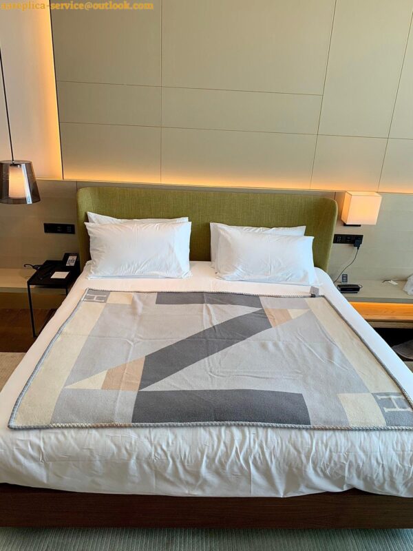 Replica Hermes H Drapeau Blanket in Acier and Perle Cashmere 9