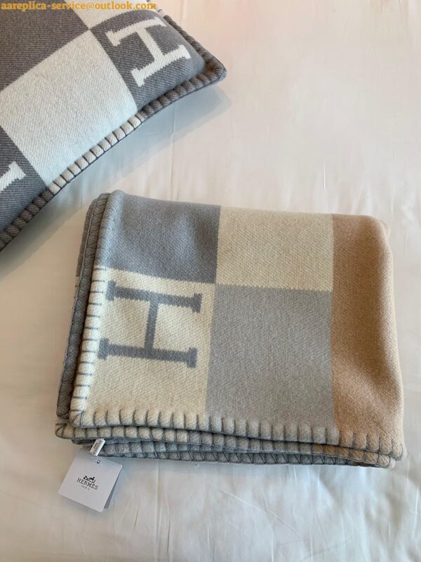 Replica Hermes H Drapeau Blanket in Acier and Perle Cashmere 11