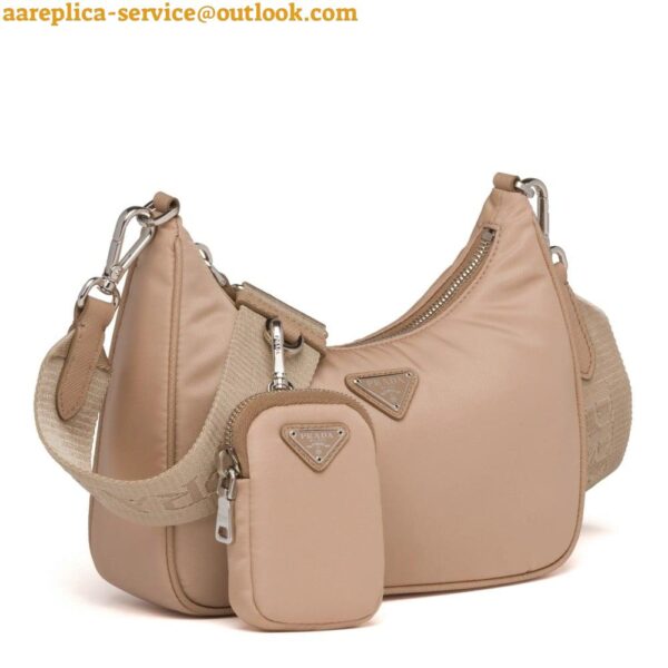 Replica Prada Re-Edition 2005 Shoulder Bag In Beige Raffia 11