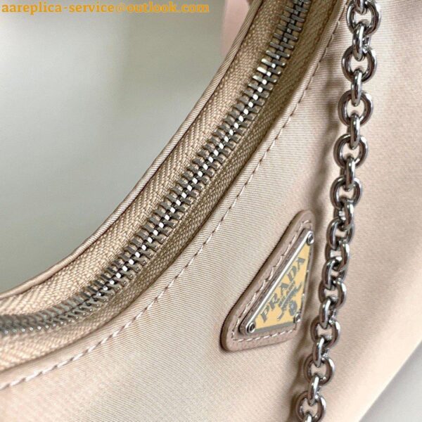 Replica Prada Re-Edition 2005 Shoulder Bag In Beige Raffia 13