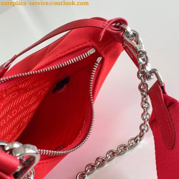 Replica Prada Re-Edition 2005 Shoulder Bag In Red Re-Nylon 9