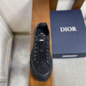 Replica Dior Men's B28 Low-top Sneakers In Black Oblique Jacquard