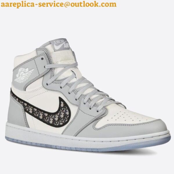 Replica Dior x Nike Air Jordan 1 High-top Sneakers 7