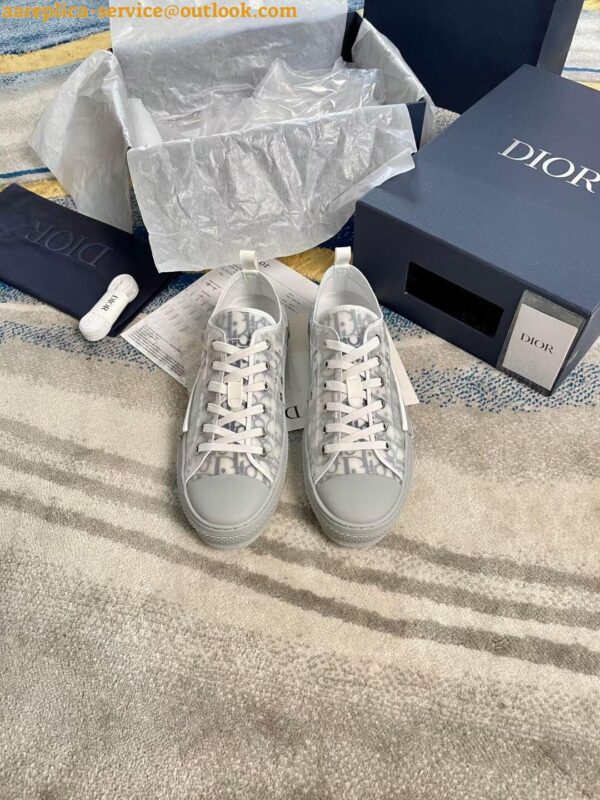 Replica Dior Men's B23 Low-top Sneakers In White and Blue Oblique Canvas 17