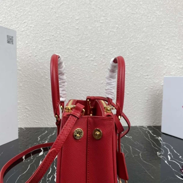 Replica Prada 1BA906 Prada Galleria Saffiano leather mini-bag Red 8