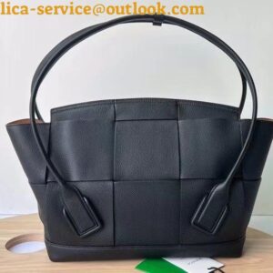 Replica Bottega Veneta Arco Medium Bag In Black Grained Leather 2