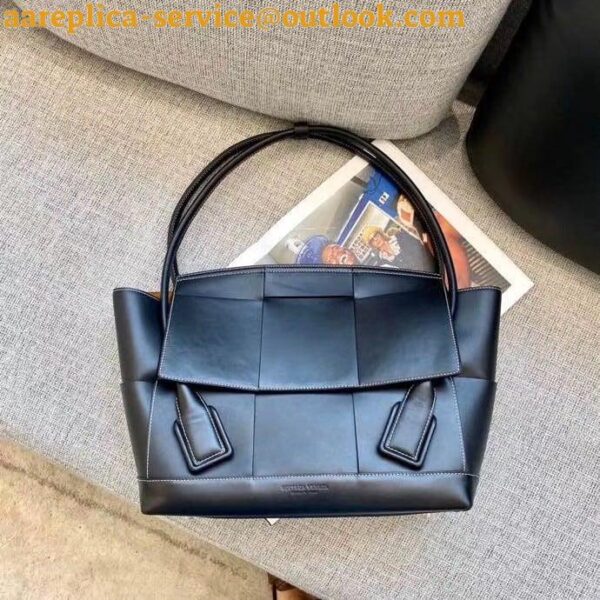 Replica Bottega Veneta Arco Medium Bag In Black Intrecciato Calfskin 12