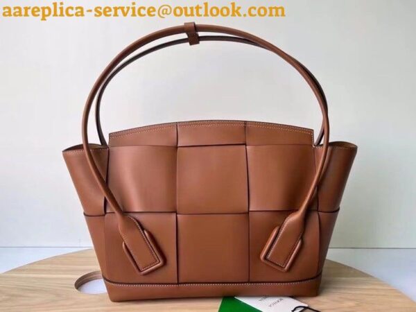 Replica Bottega Veneta Arco Medium Bag In Caramel Intrecciato Calfskin 7