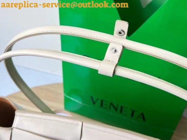 Replica Bottega Veneta Arco Medium Bag In White Intrecciato Calfskin 9