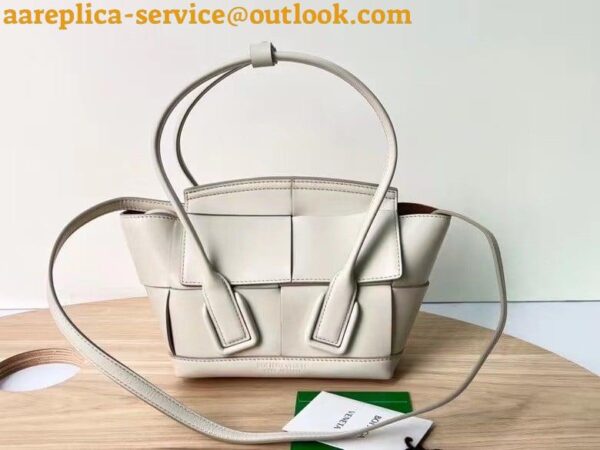 Replica Bottega Veneta Arco Mini Bag In White Intrecciato Calfskin 22