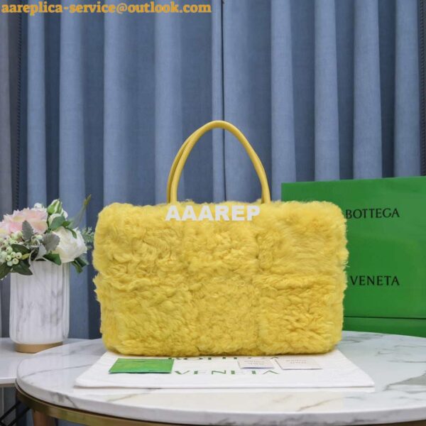 Replica Bottega Veneta BV 652867 Arco Tote Intreccio shearling Yellow 3