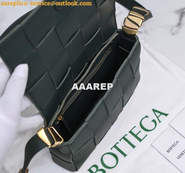 Replica Bottega Veneta BV 666870 Cassette Intreccio grained leather cross-body bag Dark Green 9