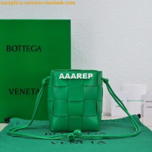 Replica Bottega Veneta BV 680218 Small Cassette Cross-Body Bucket Green