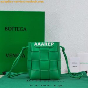 Replica Bottega Veneta BV 680218 Small Cassette Cross-Body Bucket Green 2