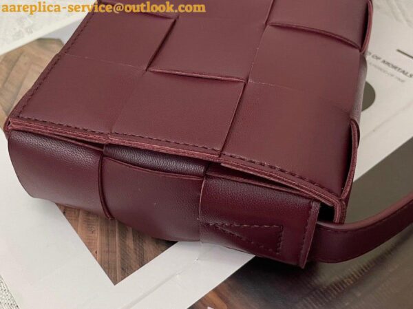 Replica Bottega Veneta Cassette Bag In Bordeaux Intreccio Lambskin 7