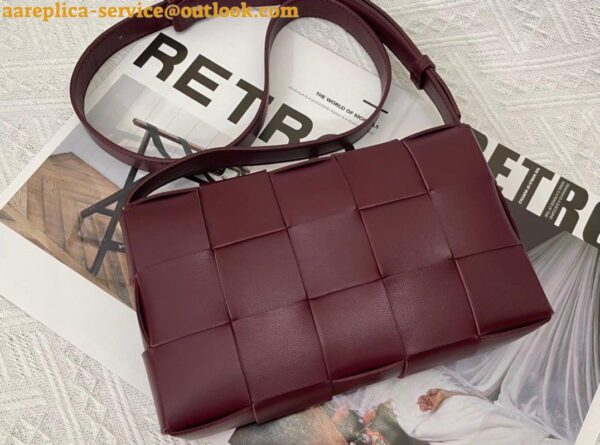 Replica Bottega Veneta Cassette Bag In Bordeaux Intreccio Lambskin 11