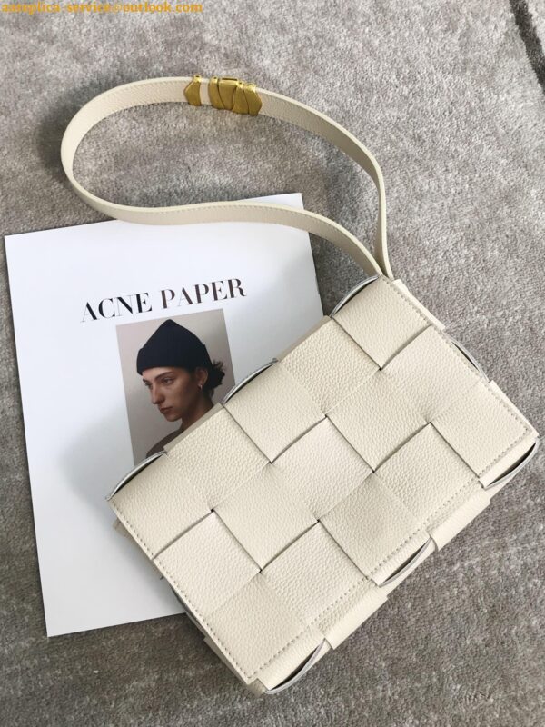 Replica Bottega Veneta Cassette Bag In White Grained Intreccio Calfskin 13