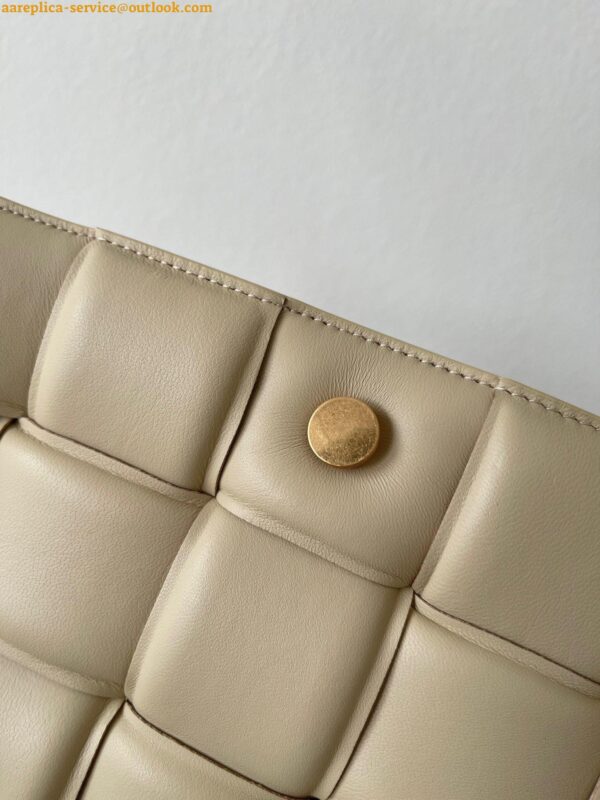 Replica Bottega Veneta Chain Cassette Bag In Porridge Intrecciato Lambskin 7