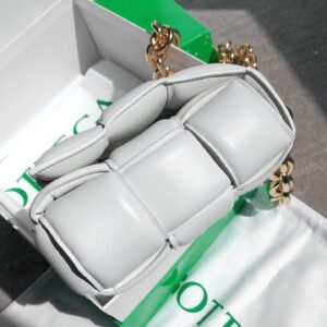 Replica Bottega Veneta Chain Cassette Bag In White Intrecciato Lambskin 2