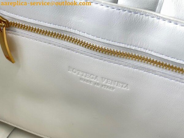 Replica Bottega Veneta Chain Cassette Bag In White Intrecciato Lambskin 20