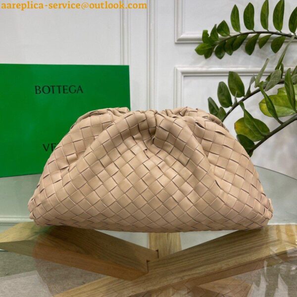 Replica Bottega Veneta Large Pouch Clutch Bag In Beige Intrecciato Lambskin 3