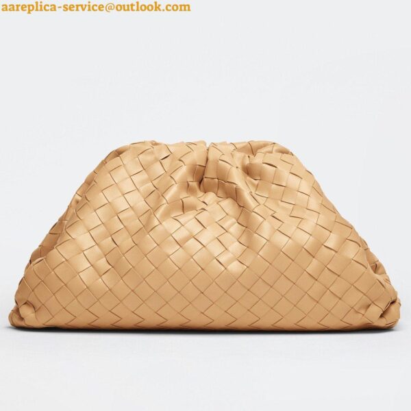 Replica Bottega Veneta Large Pouch Clutch Bag In Beige Intrecciato Lambskin 7