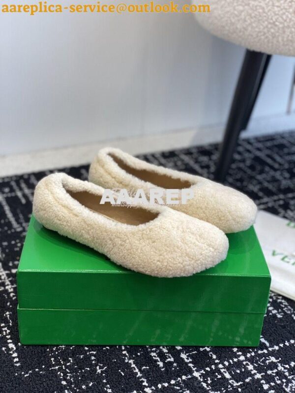 Replica Bottega Veneta BV Atomic Ballerina Flat in Shearling 740729V 15