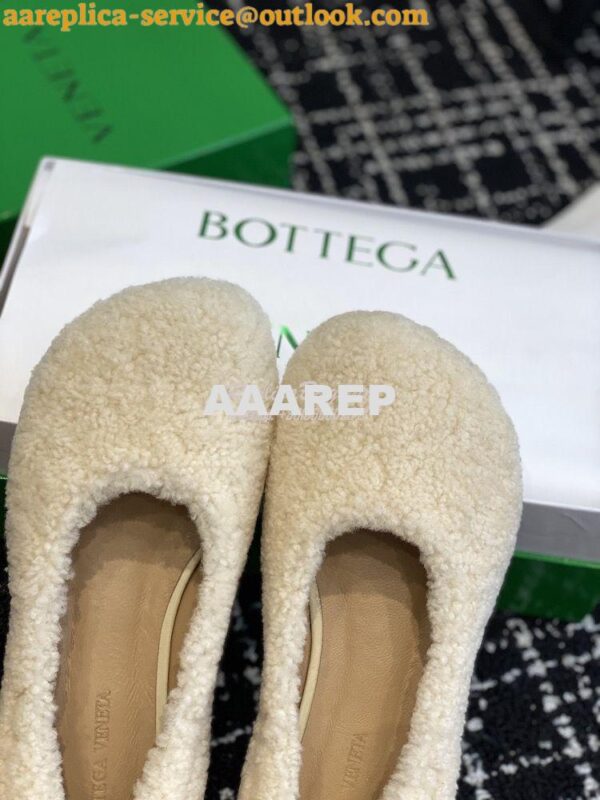 Replica Bottega Veneta BV Atomic Ballerina Flat in Shearling 740729V 14