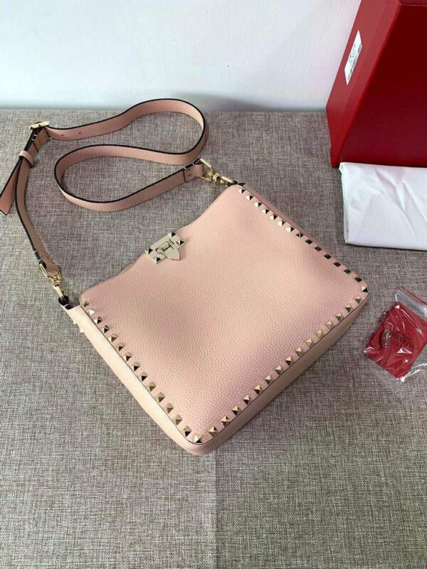 Replica Valentino 2B0C17 Rockstud Grainy Calfskin Hobo Bag 50031S Pink 3