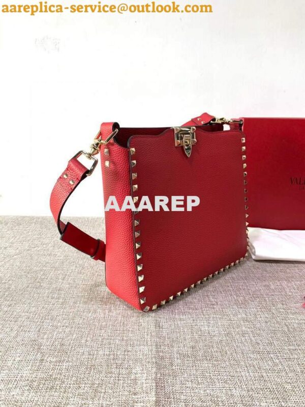 Replica Valentino 2B0C17 Rockstud Grainy Calfskin Hobo Bag 50031S Red 4