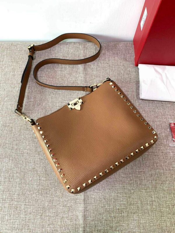 Replica Valentino 2B0C17 Rockstud Grainy Calfskin Hobo Bag 50031S Tan 3