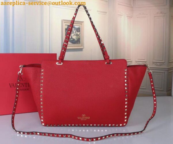 Replica Valentino Rockstud Medium Tote In Red Grained Leather 7