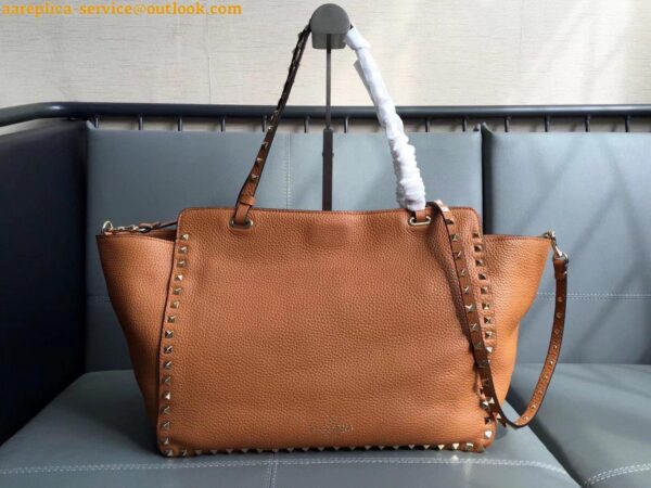 Replica Valentino Rockstud Medium Tote In Brown Grained Leather 13