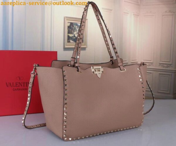 Replica Valentino Rockstud Medium Tote In Beige Grained Leather 33