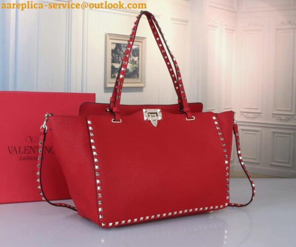 Replica Valentino Rockstud Medium Tote In Red Grained Leather 13