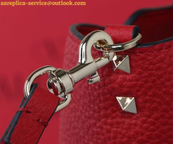 Replica Valentino Rockstud Medium Tote In Red Grained Leather 22