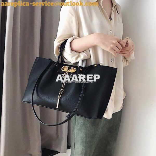 Replica Valentino Garavani Vlogo Escape Grainy Calfskin Shopper SW2B0D 11