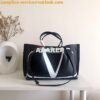 Replica Valentino Garavani Vlogo Escape Grainy Calfskin Shopper SW2B0D