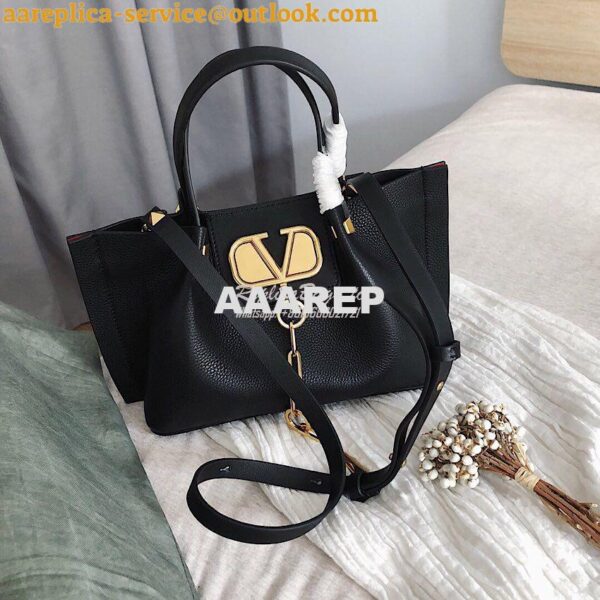 Replica Valentino Garavani Vlogo Escape Grainy Calfskin Shopper SW2B0D 17