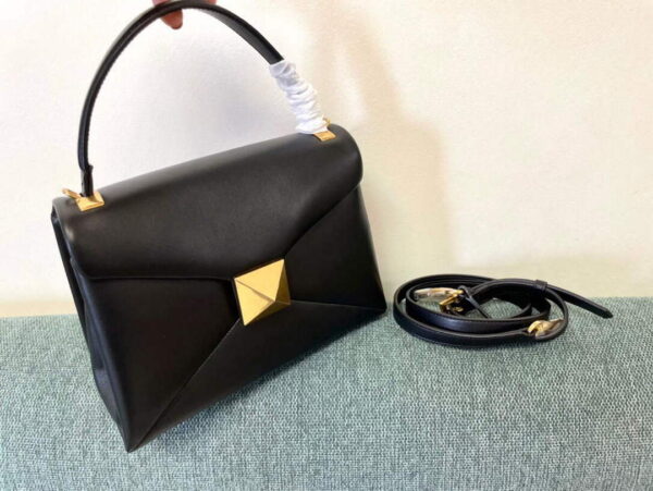 Replica Valentino WB0K58ILK Medium One Stud Grainy Calfskin Handbag Black 3