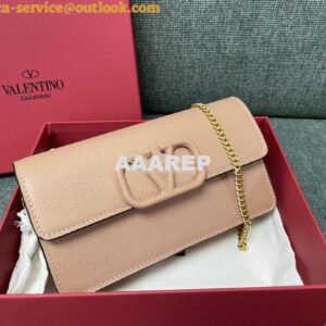 Replica Valentino VLogo Signature Grainy Calfskin Wallet With Chain 5W