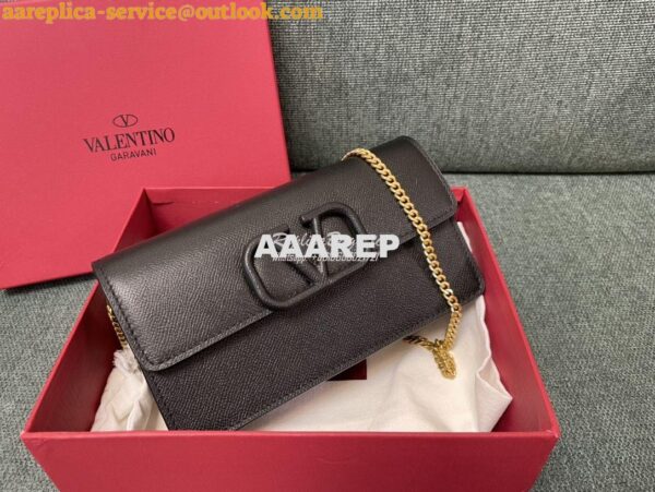 Replica Valentino VLogo Signature Grainy Calfskin Wallet With Chain 5W 3