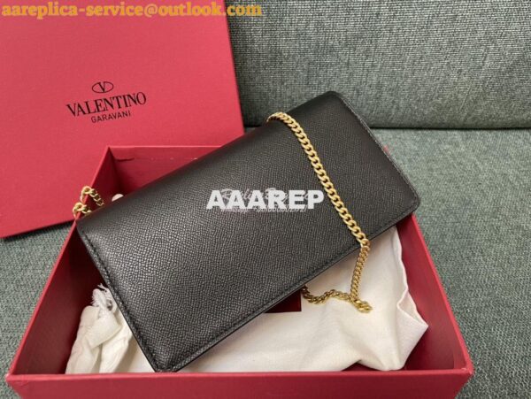 Replica Valentino VLogo Signature Grainy Calfskin Wallet With Chain 5W 11