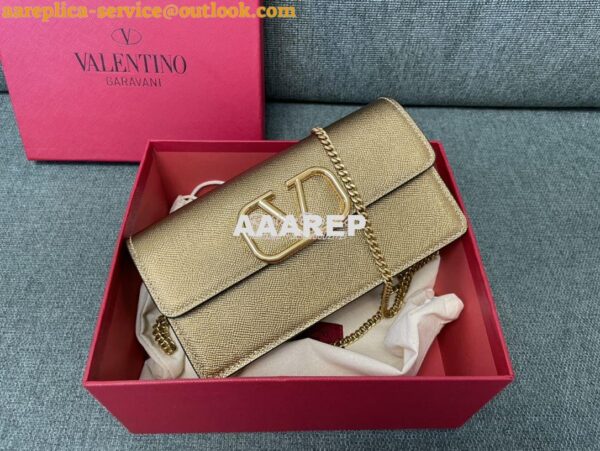 Replica Valentino VLogo Signature Grainy Calfskin Wallet With Chain 5W 3